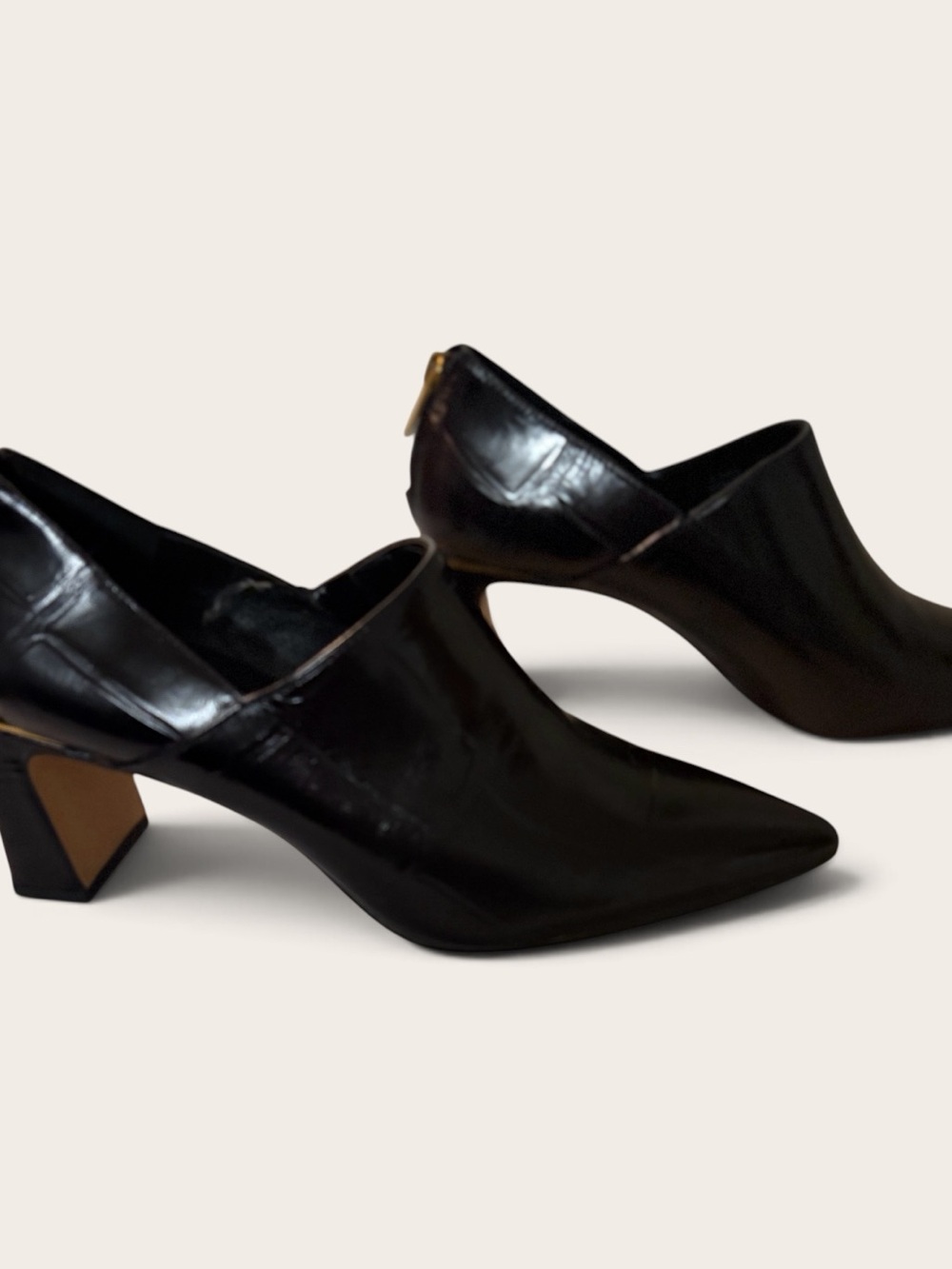 NWOB Vince Camuto Black Leather Haiden Block Heel Booties - Size 8.5M